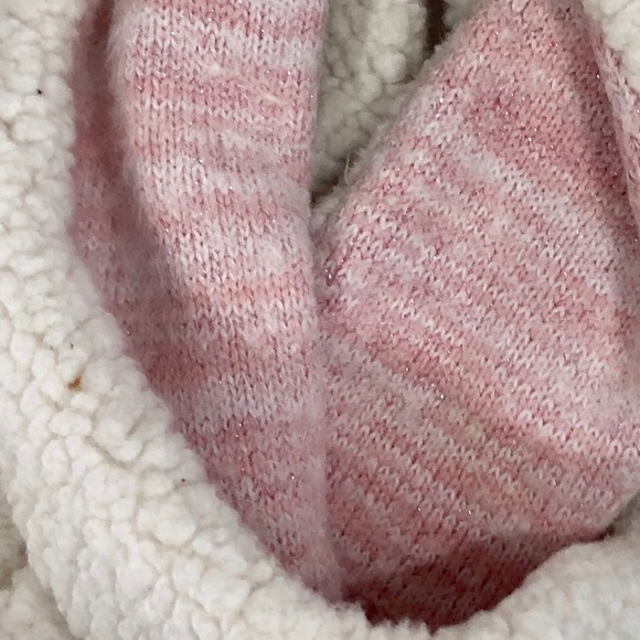 ABERCROMBIE KIDS Infinity Scarf Pink Sherpa OS - Picture 7 of 7